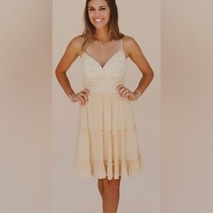 Cute tiered cream dress size L
